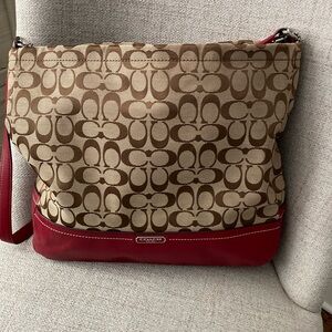 Park Signature Hobo Bag - Cranberry